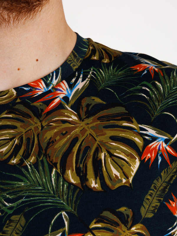 T-Shirt aus Bio-Baumwolle mit Tropenmuster3