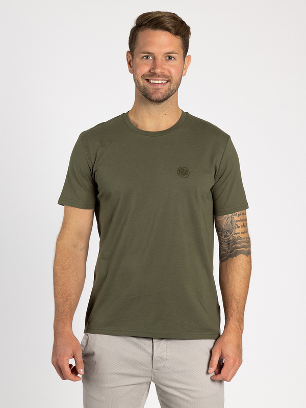 T-Shirt mit Green Wear Selection Emblem1